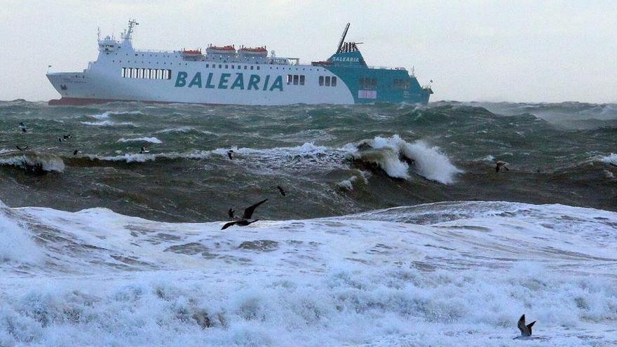 Temporal en la costa de Málaga, en una imagen de archivo.