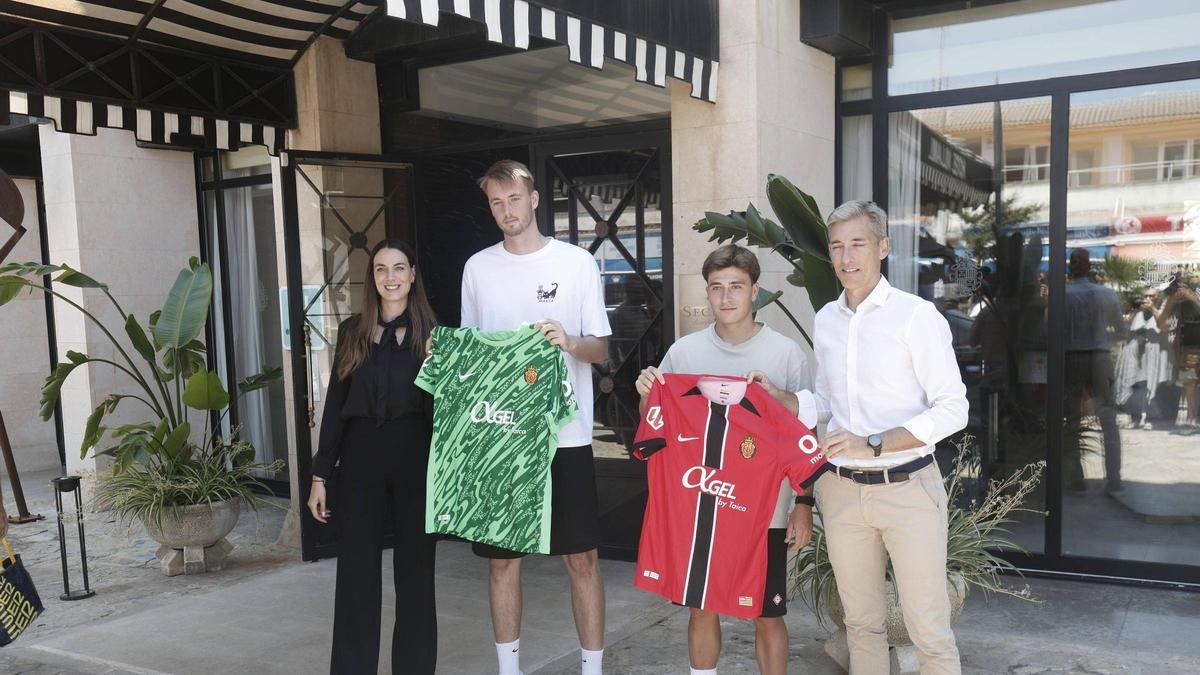 De izquierda a derecha: Carmen Domínguez, subdirectora del Hotel Secrets Villamil; Lucas Bergström, Pablo Torre y Alfonso Díaz, CEO de Negocio del Mallorca.