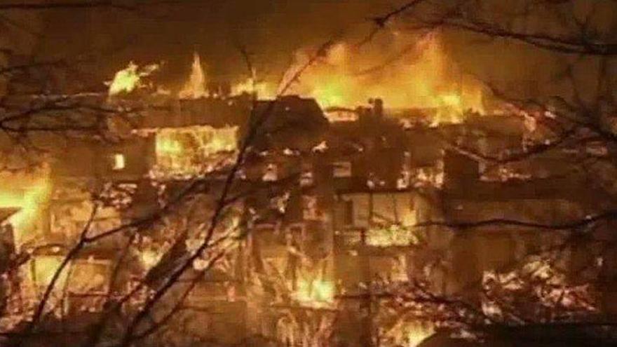 Un gran incendio destruye cientos de casas en Dukezong