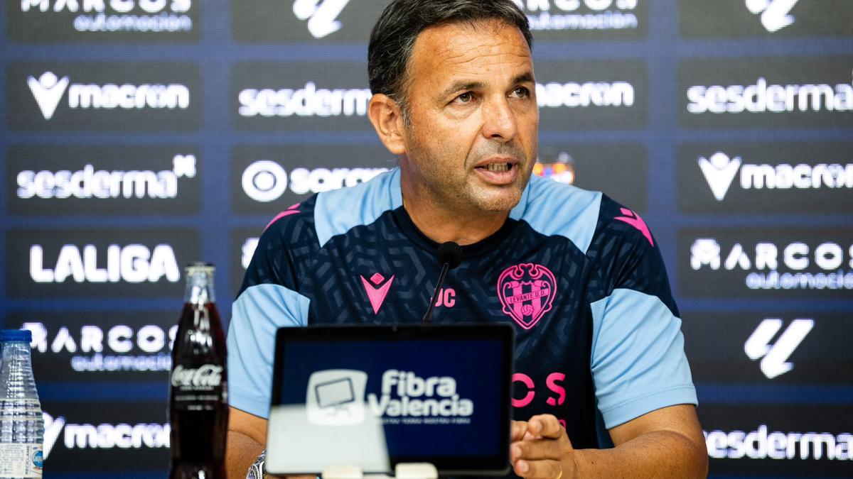 Javi Calleja comparece en rueda de prensa