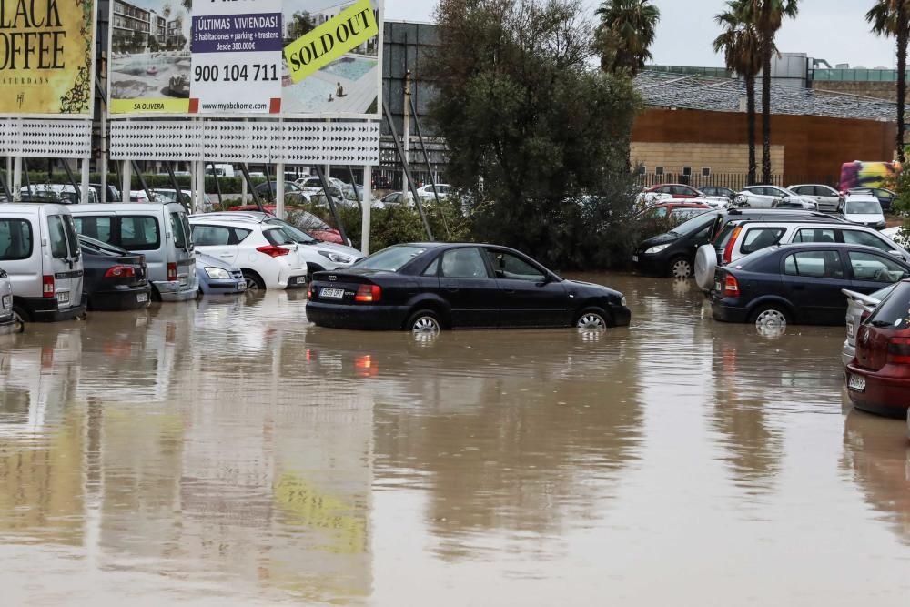 La tormenta ha complicado la movilidad dentro de la isla