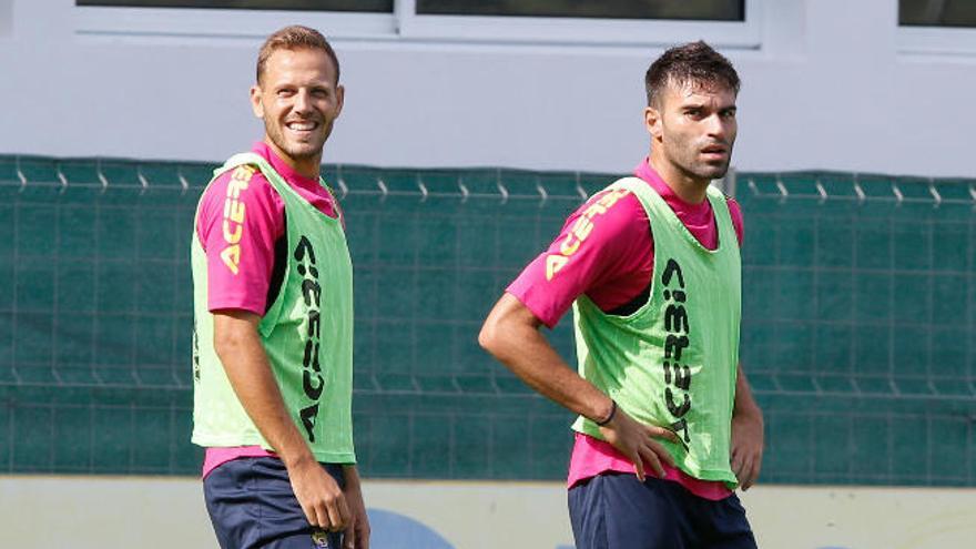 Dani Castellano y Javi Garrido, durante un entrenamiento en Barranco Seco esta semana.