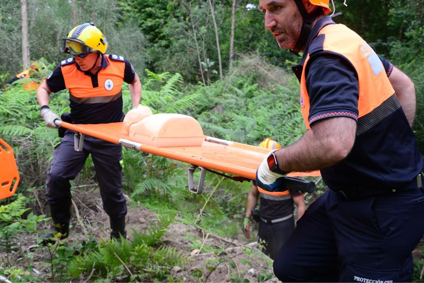 Las imágenes del simulacro contra incendios forestales en Moaña