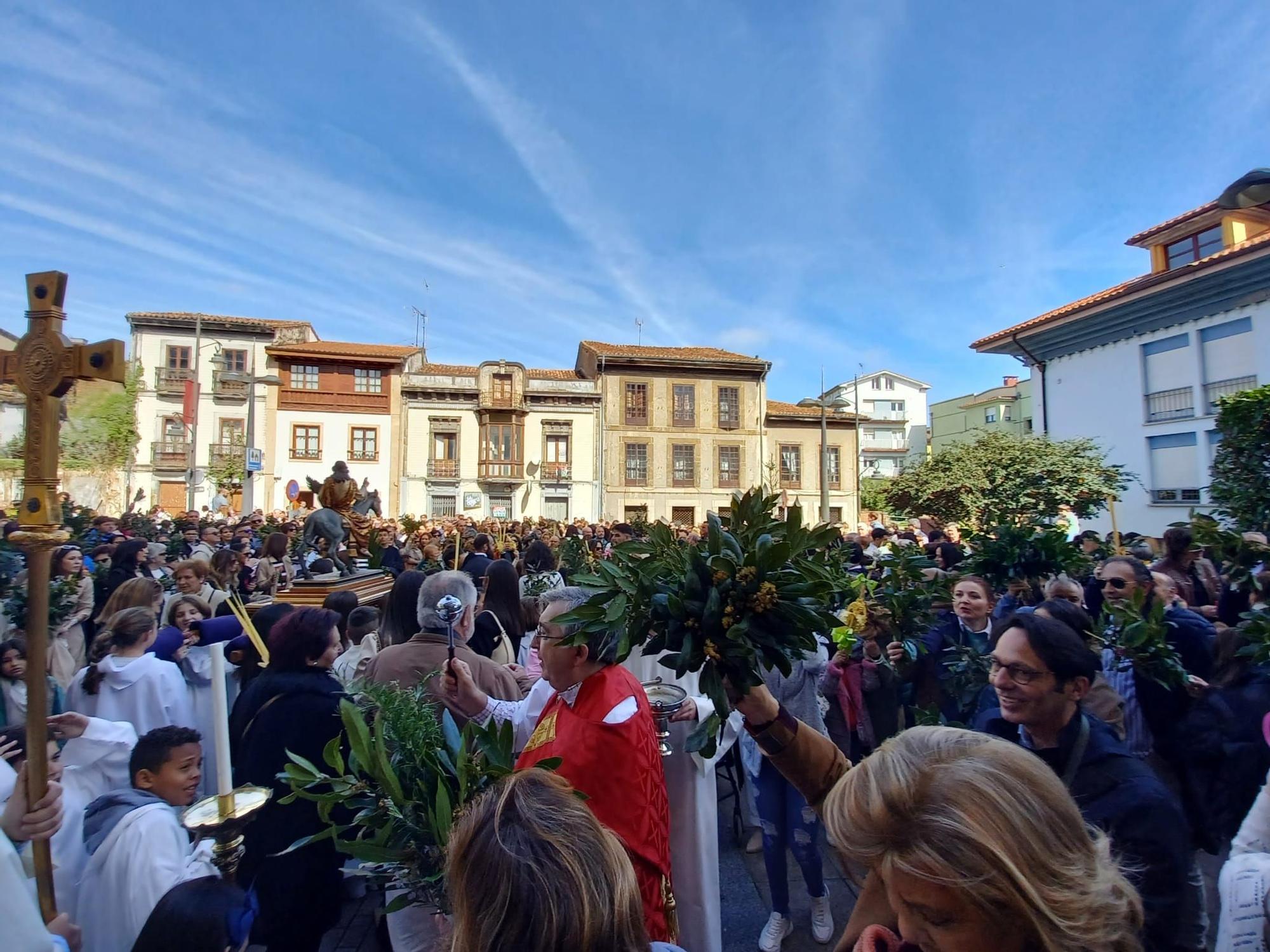 En imágenes: multitudinario Domingo de Ramos en Pola de Siero