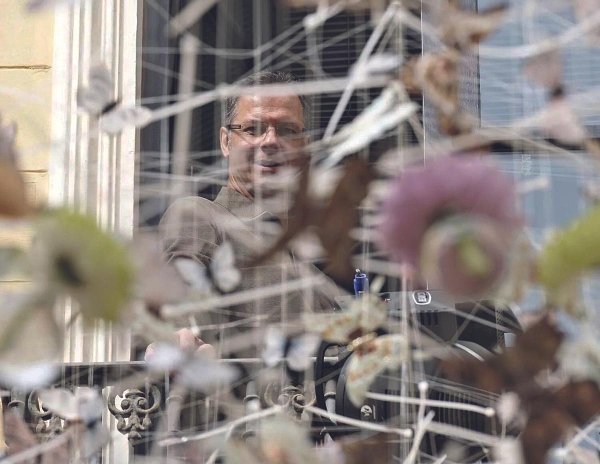 Tomas de Bruyne sonríe tras 'Paraíso, delirio y deseo', en Vimcorsa, segundo premio 2017.