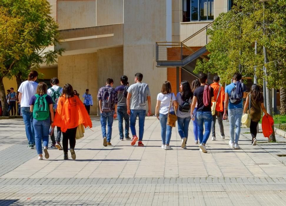 Alumnos de Bachillerato en la Universidad