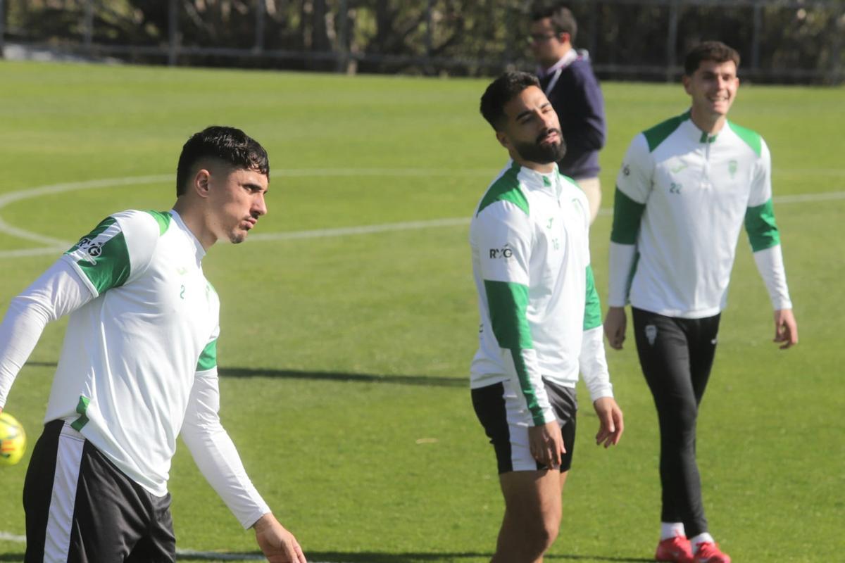 Ignasi Vilarrasa, Rubén Alves y Trilli, en un entrenamiento.