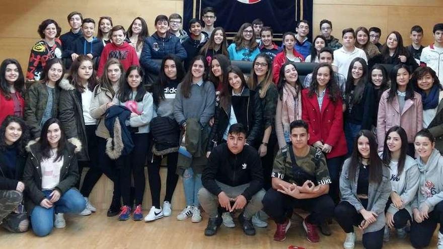 Alumnos de la Medalla Milagrosa visitan las Cortes de Castilla y León