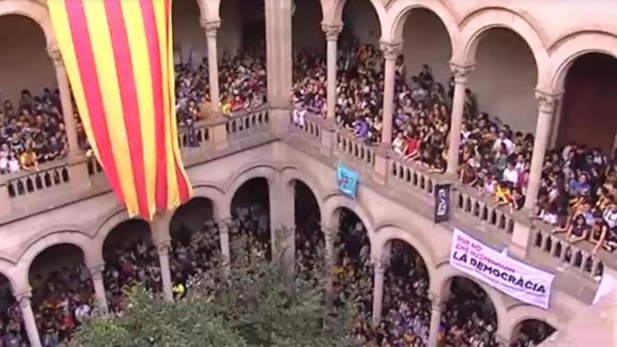 Los universitarios toman el rectorado de la Universidad de Barcelona