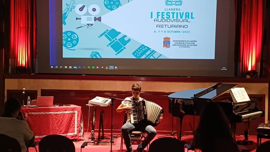 El Festival Audiovisual Asturiano celebra este domingo su tercera jornada en Llanera con conferencias y cortometrajes