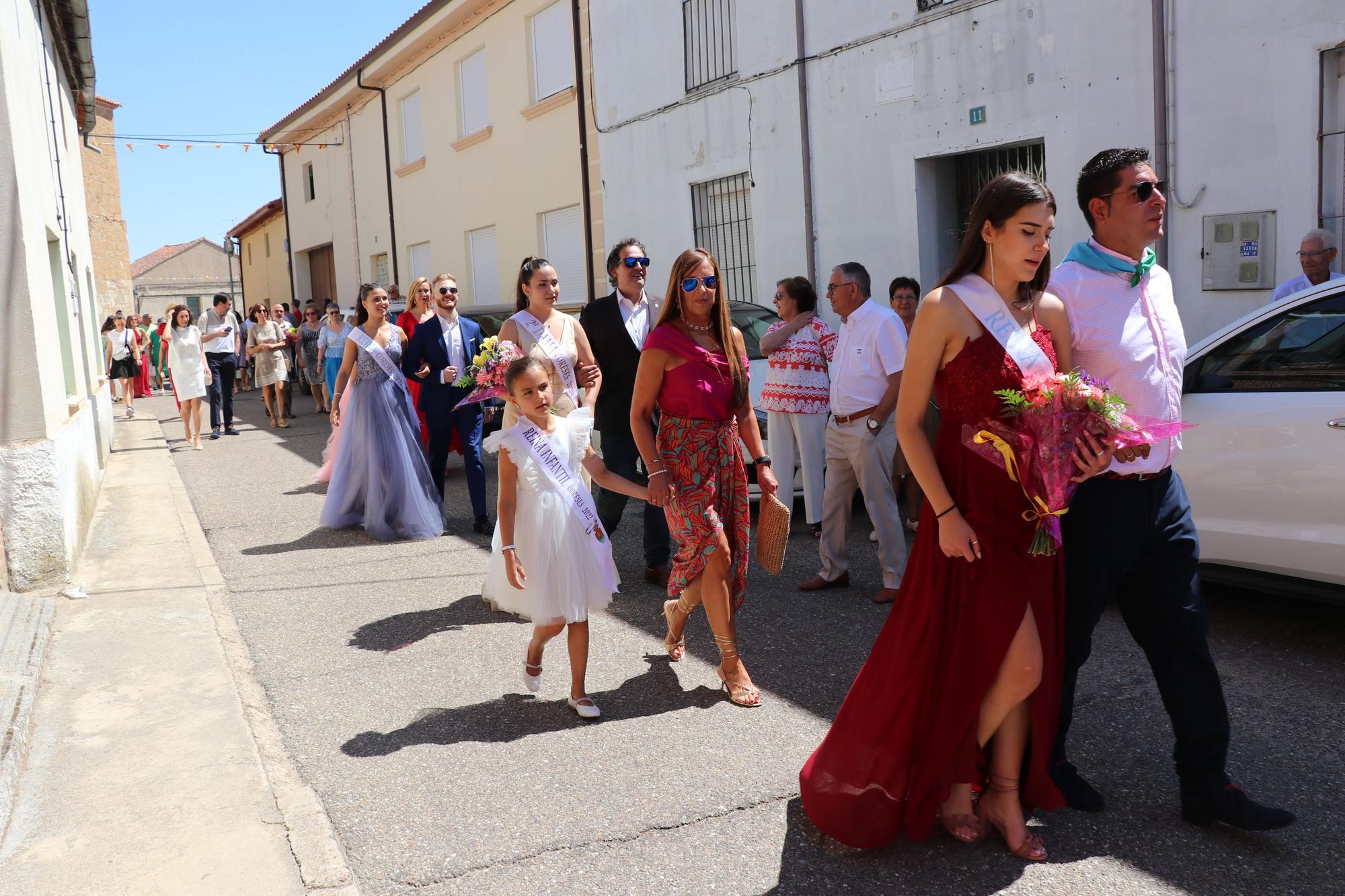 Las reinas, damas y reinas infantiles se trasladan al Salón Sociocultural La Arena.