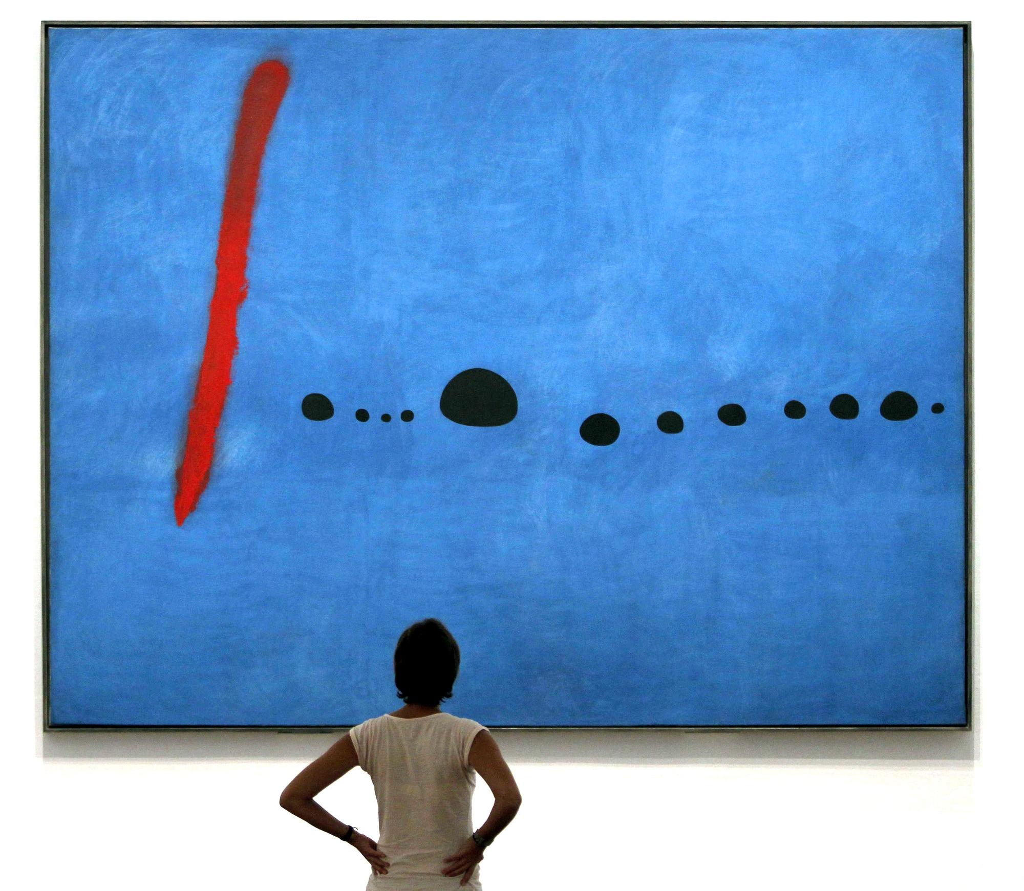 &quot;Azul II&quot; von Joan Miró, hier bei einer Ausstellung 2011 in der Fundación Miró in Barcelona.