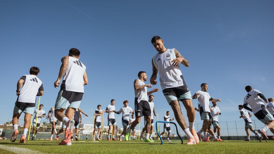 Así ha sido el último entrenamiento de Messi en Algorfa