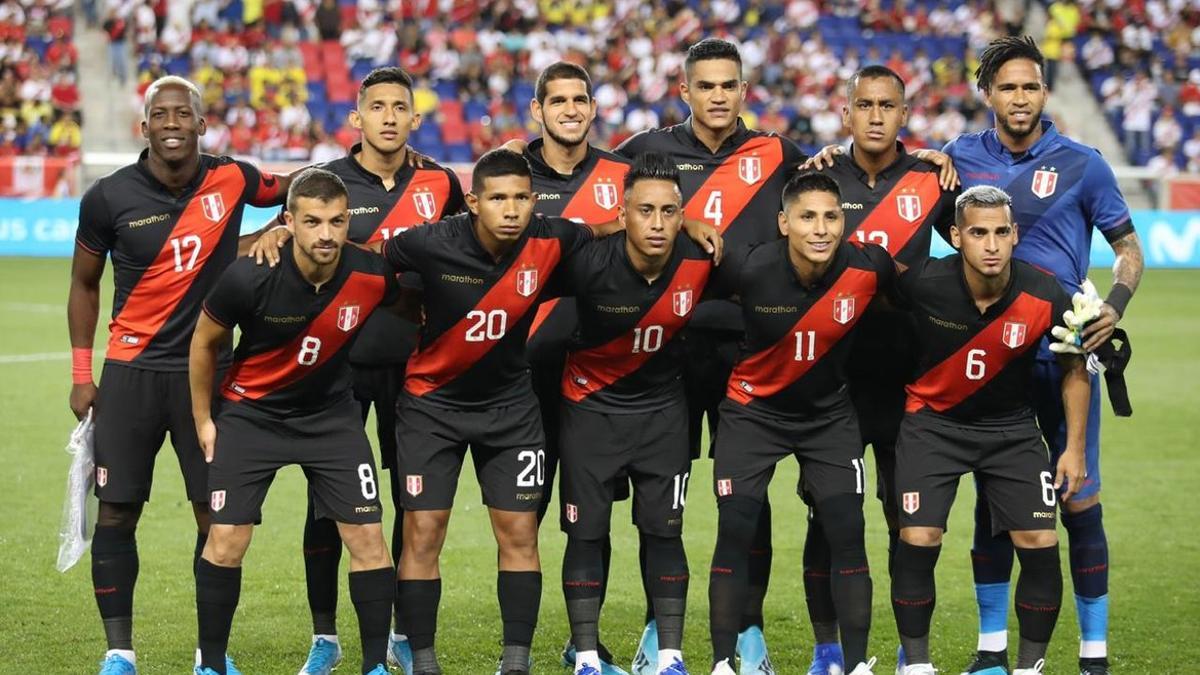 La selección peruana de fútbol sorprendió con su nueva camiseta