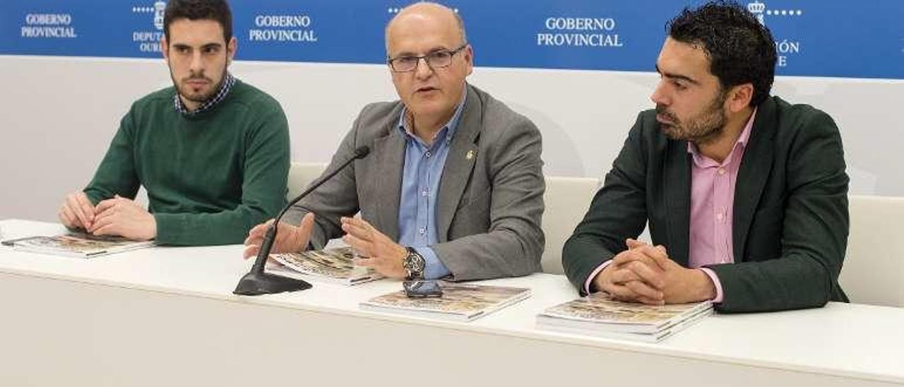 Javier Taboada, Manuel Baltar y Juan Anta, ayer en la Diputación.