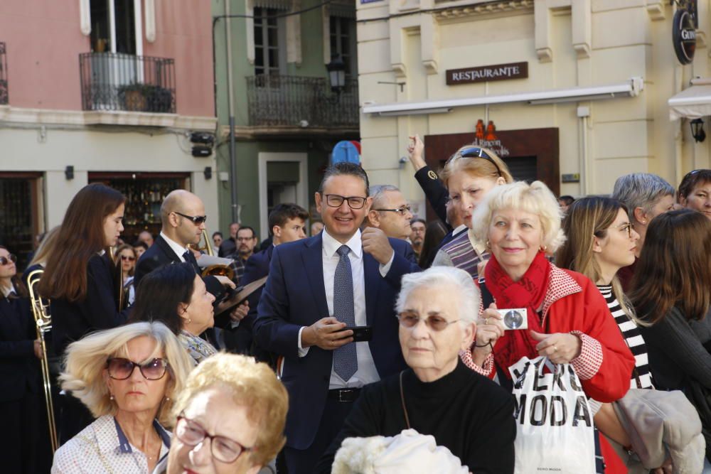 La Concatedral ha acogido hoy la solemne misa, presidida por el obispo Jesús Murgui, con motivo de San Nicolás, patrón de Alicante, según la organización.