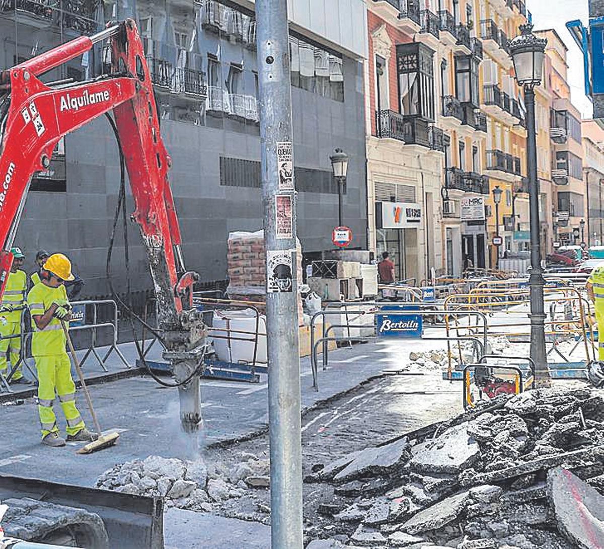 ALICANTE. OBRAS DE LA CALLE CASTAÑOS CALLE OBRA PUBLICA