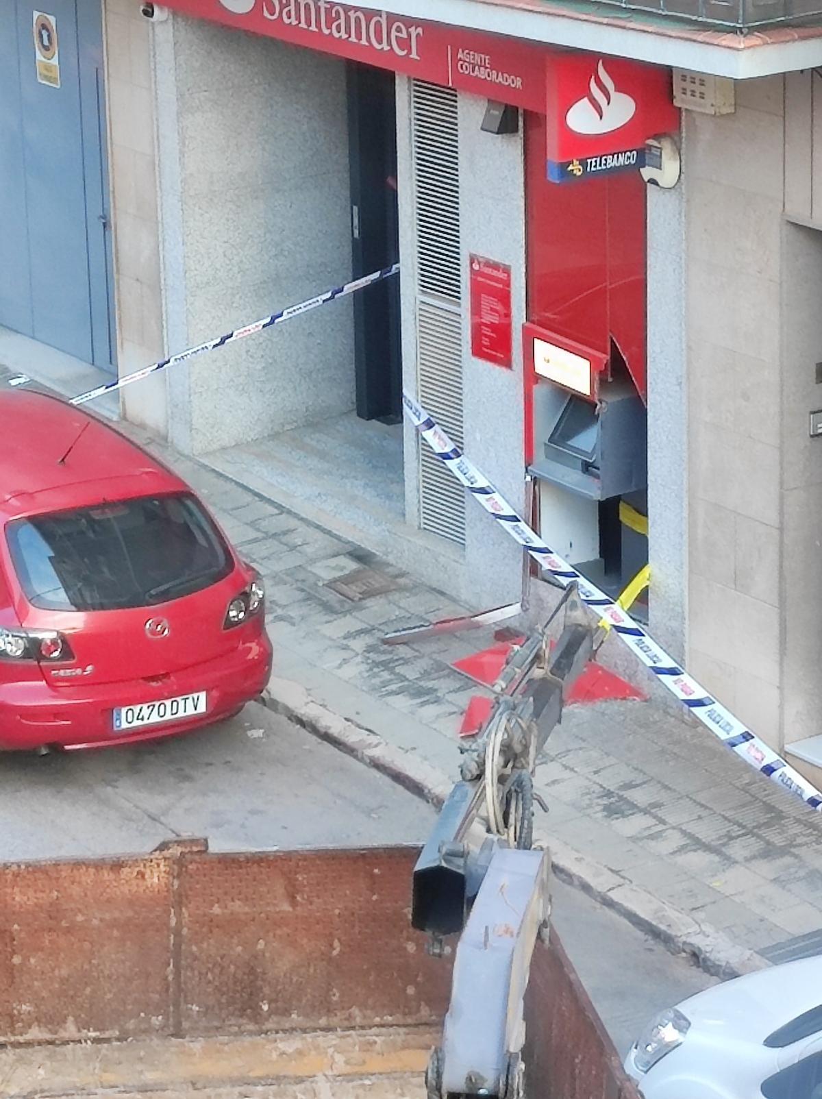 Estado en el que ha quedado el cajero tras el intento de robo.