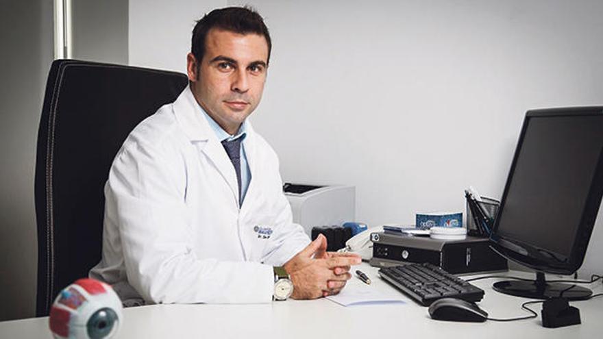 El doctor Álvaro de Casas de Clínica Baviera.