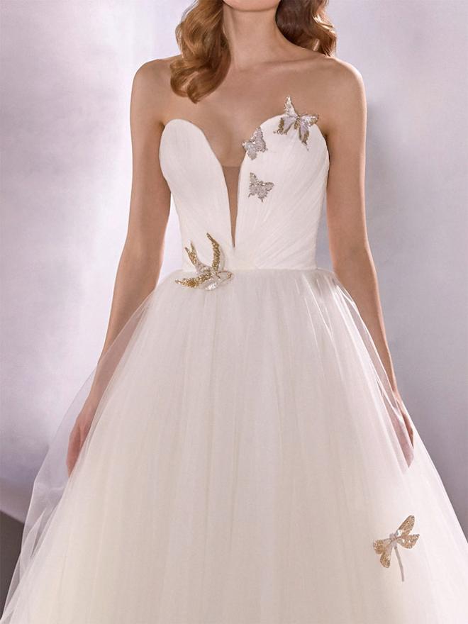 Vestido de novia con golondrinas y maiposas de My Dream Atelier de Pronovias