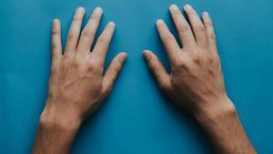 Un nuevo prototipo ha demostrado que un diseño mecánico mucho más simple puede superar al ser humano en determinados movimientos, desde girar objetos hasta alcanzar posiciones difíciles para una mano convencional.
