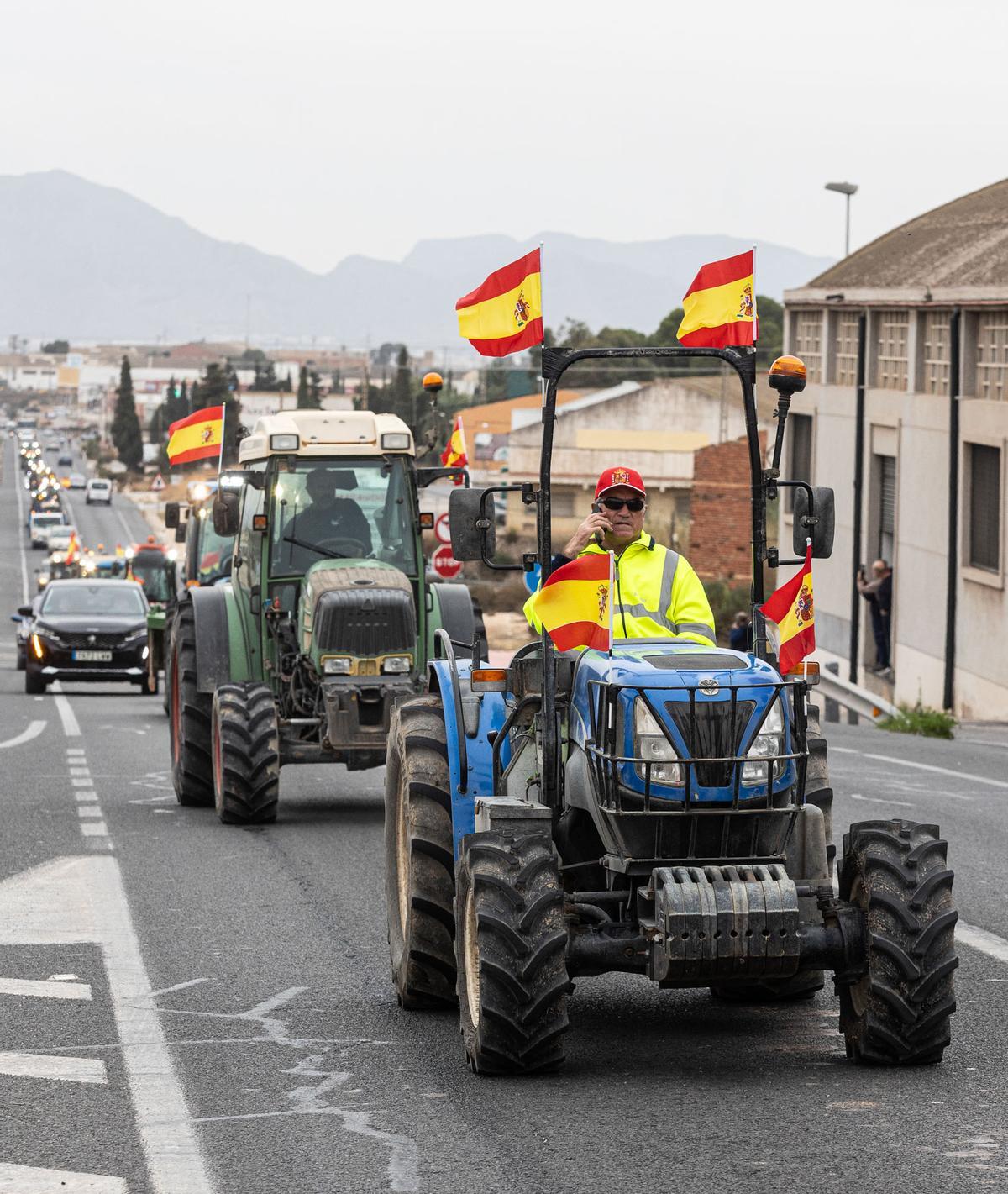 Tractorada en Crevillent y Elche