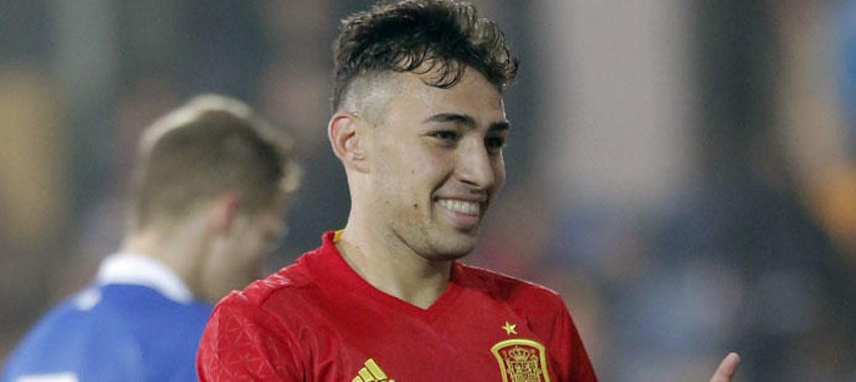 Munir, con la camiseta de la selección española.