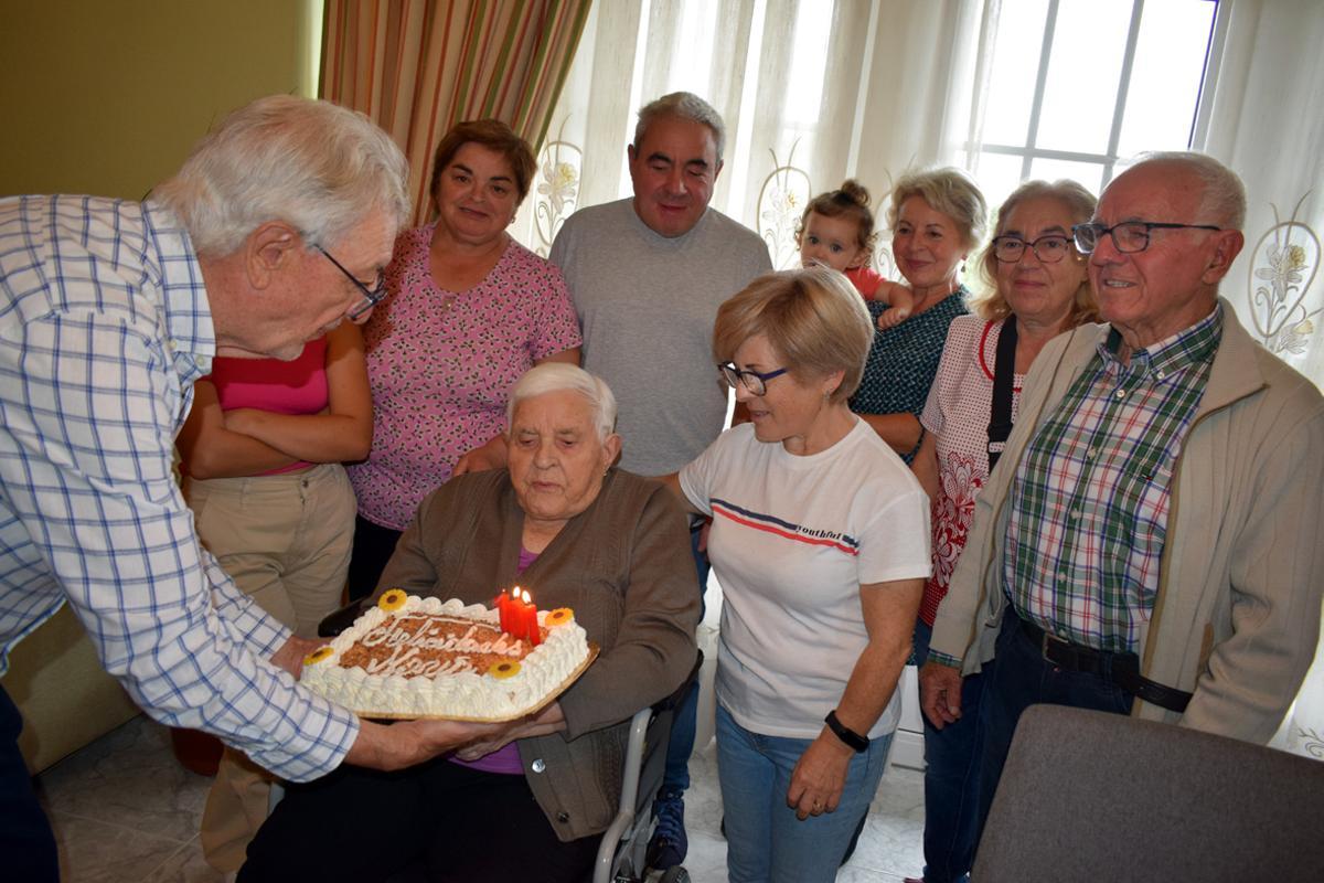 María Tarrío Campaña sopló las velas con el 101 de su cumple.