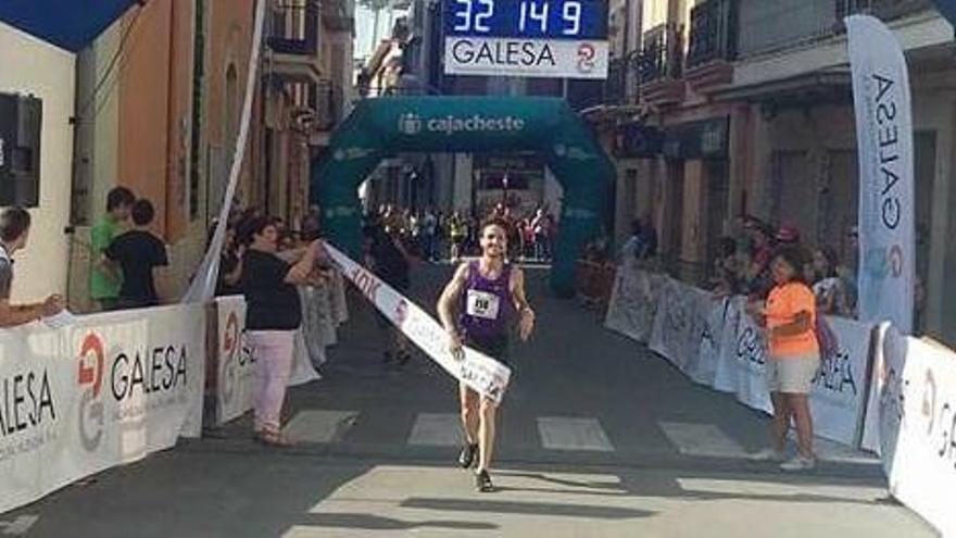 Ouasis Zitane e Isabel Checa ganan la 10K Cheste-50 Aniversario Galesa