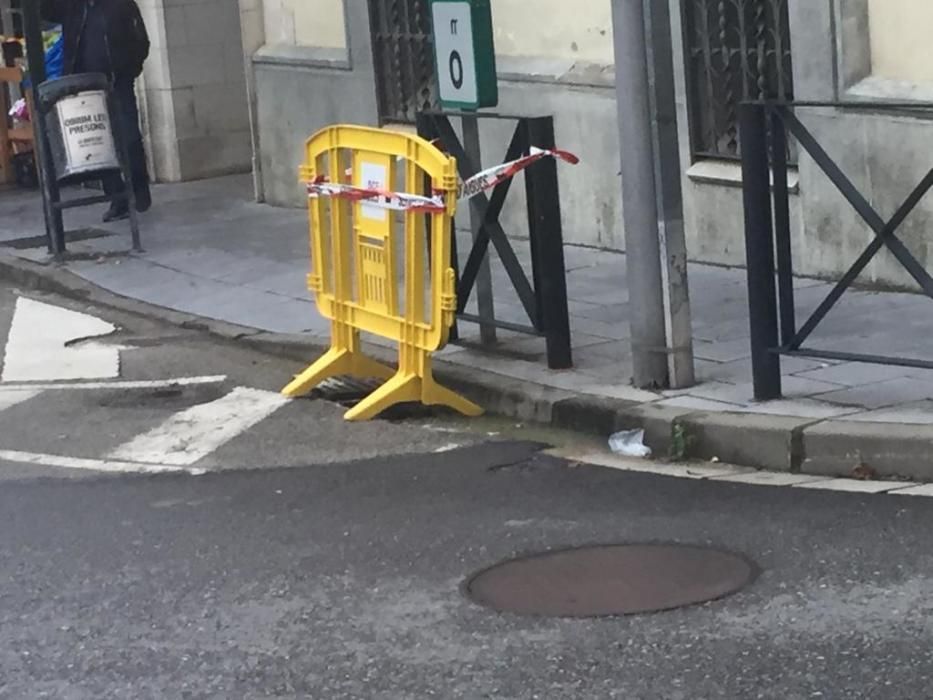 A Santa Coloma de Farners, els serveis d'emergències estan en alerta i per exemple s'obren els embornals per evitar inundacions