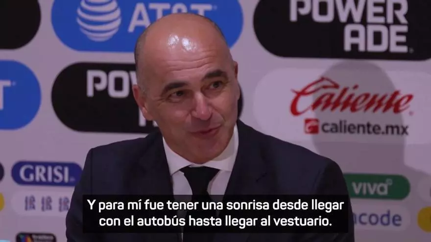 Roberto Martínez: "Te sientes muy humilde en el Azteca, ha sido un premio"