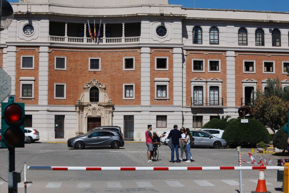 Un menor acuchilla a una profesora en un instituto de València