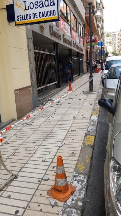 Cae parte de la fachada de UGT de Alicante