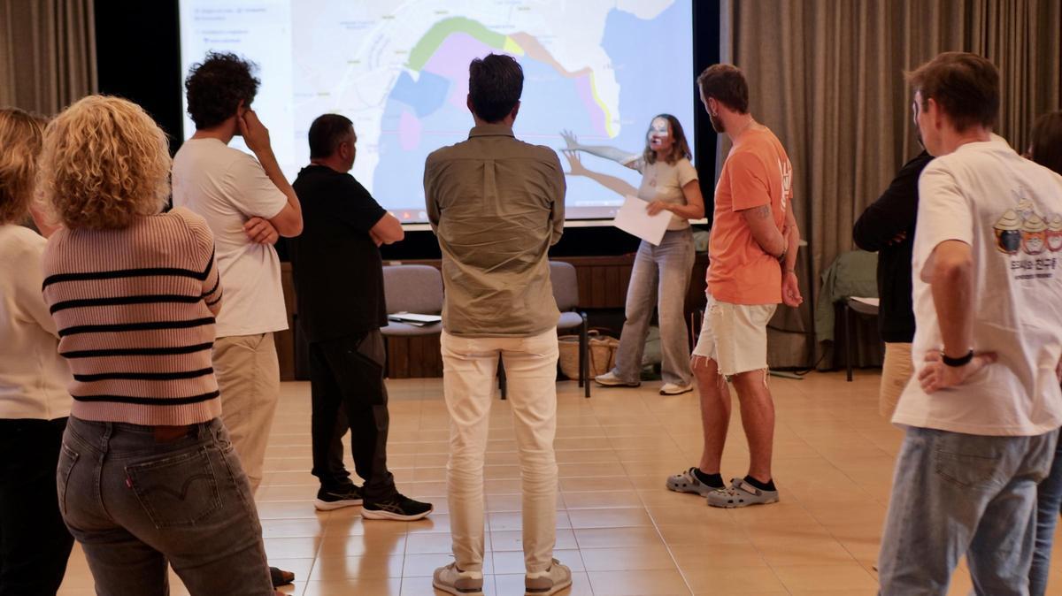 Los participantes analizaron la problemática y propusieron algunas medidas para regular la velocidad de navegación.