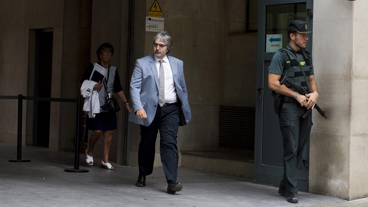 Dos altos cargos del Govern declaran ante la Guardia Civil por el referéndum