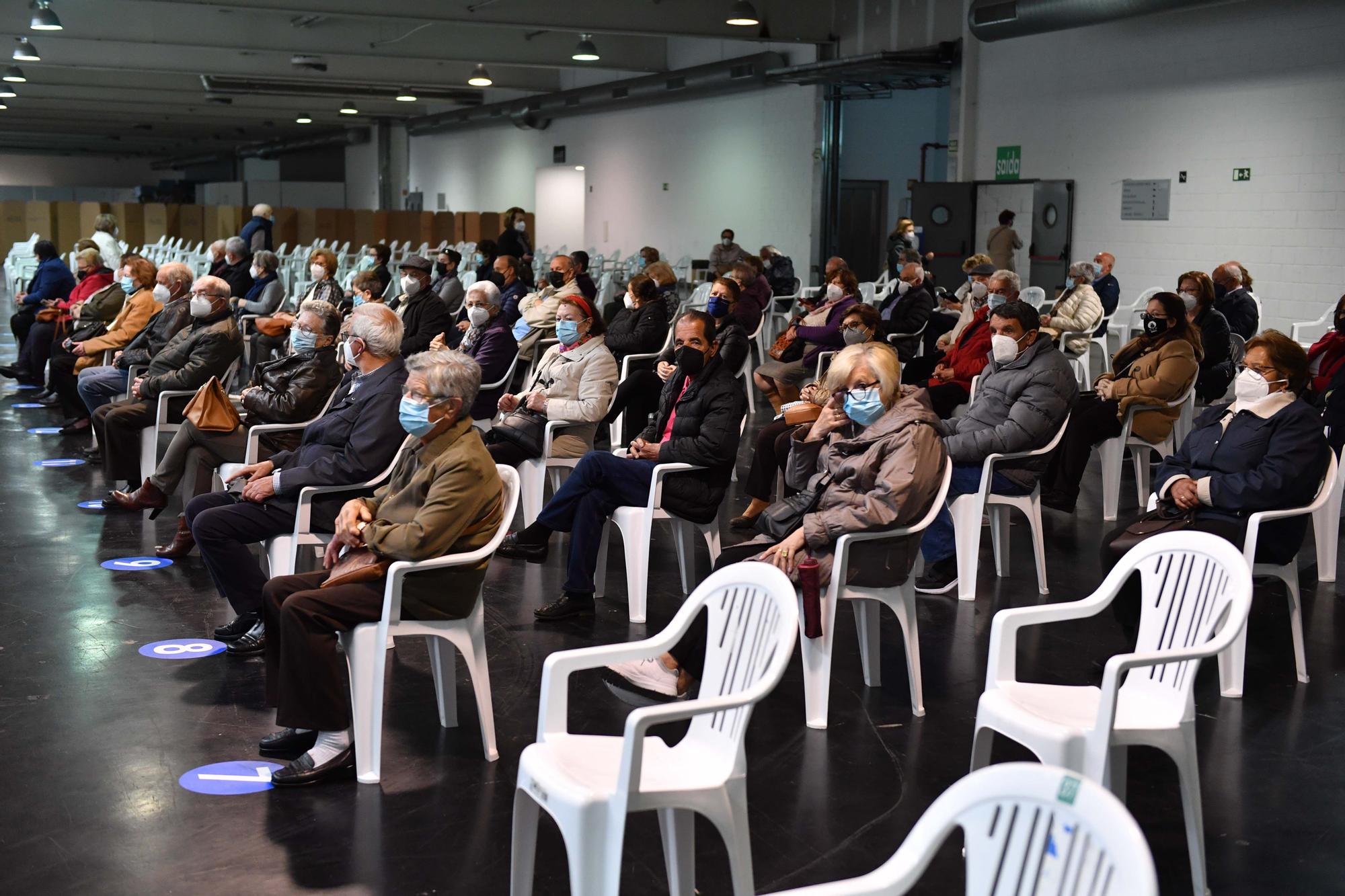 Así es por dentro la vacunación masiva en Expocoruña