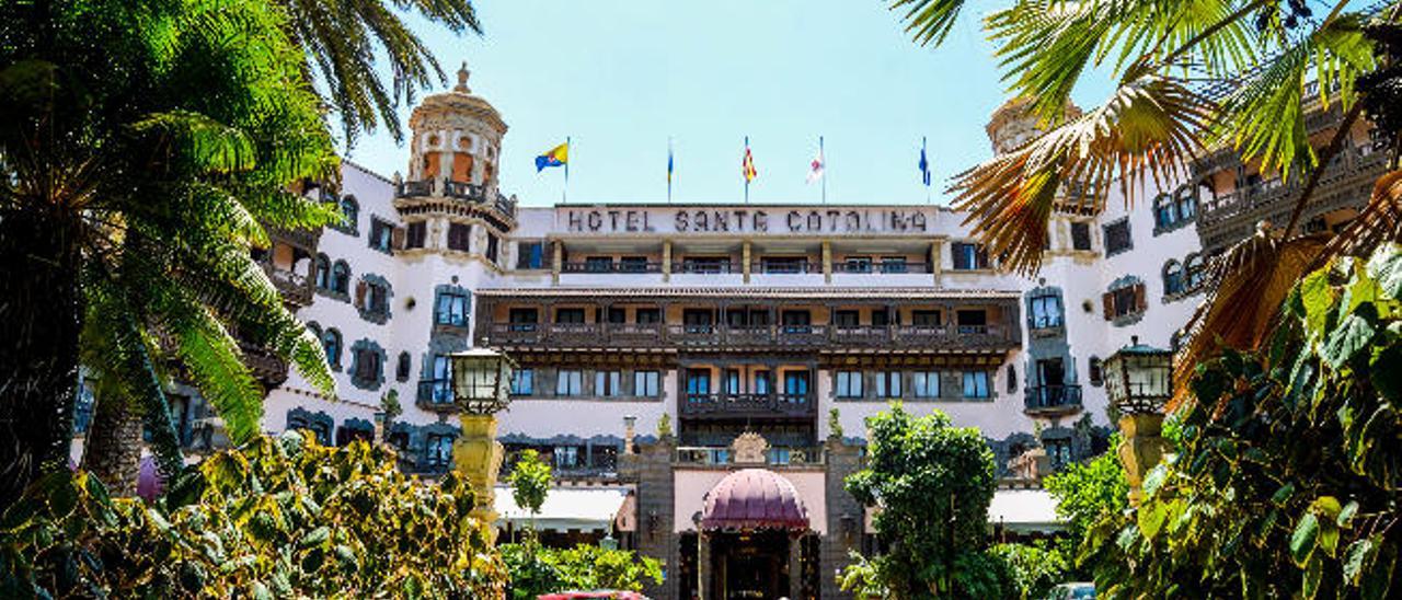 Fachada del hotel Santa Catalina, en la capital grancanaria.
