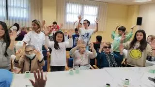 El colegio Asturias y la residencia Clara Ferrer comparten un lavado de manos
