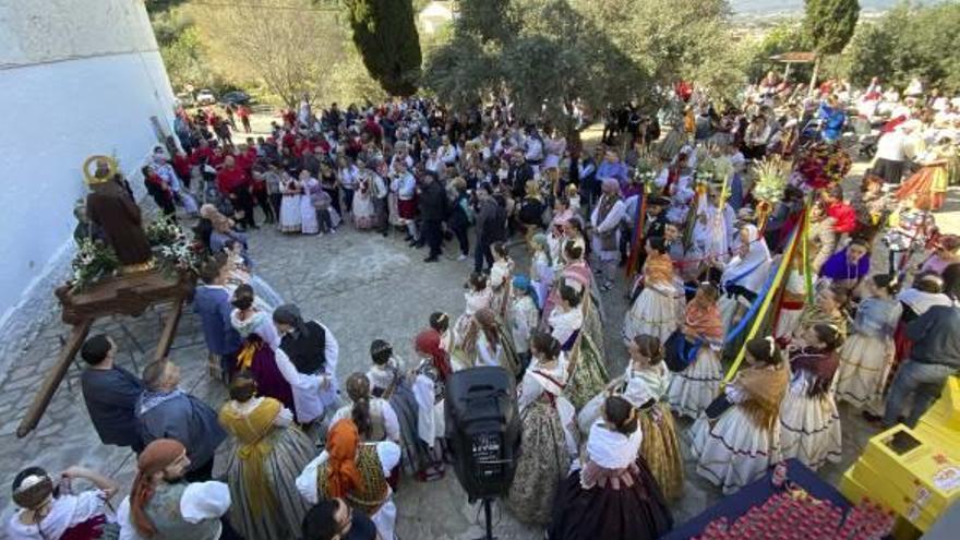 La Pujada a Sant Josep reunió a cientos de falleros