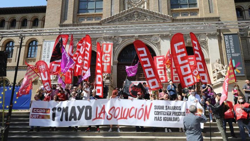 La pancarta principal de la manifestación de UGT y CCOO en Zaragoza por el 1 de mayor del año 2022. | X