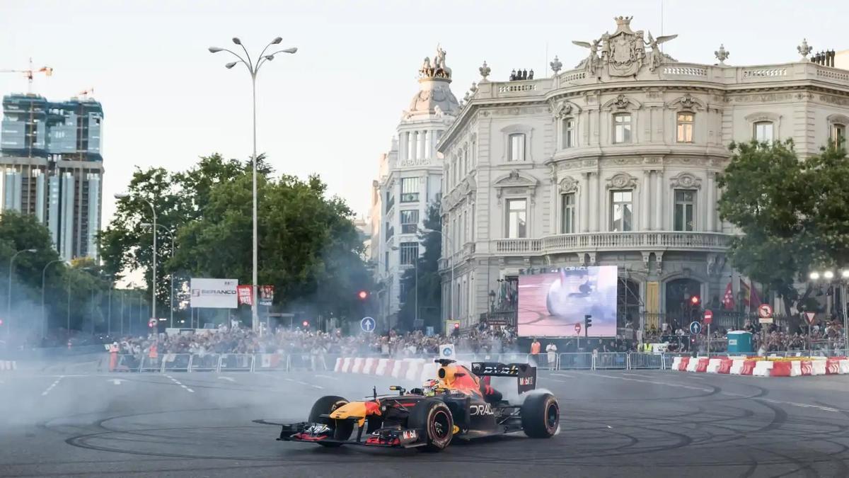 Checo Pérez, piloto de Red Bull, durante una exhibición en Madrid durante este año.