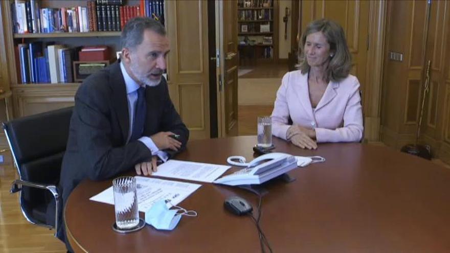 Felipe VI mantiene una videoconferencia con un astronauta de la ISS