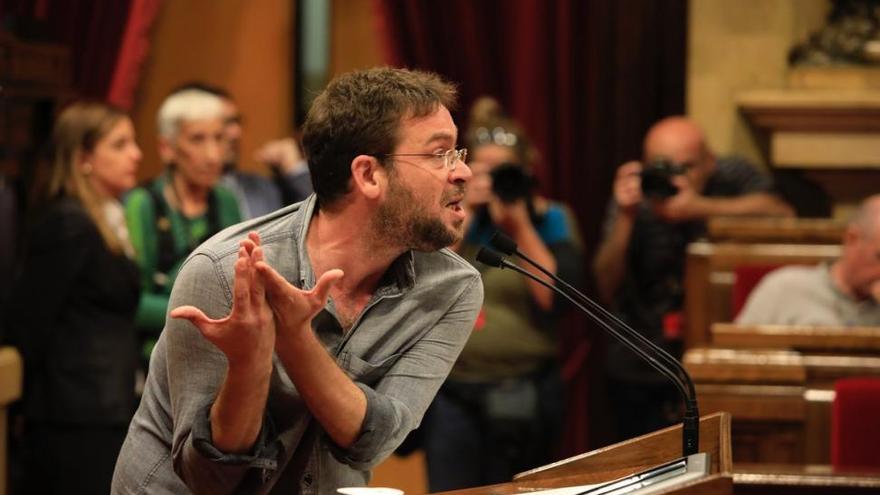 Fachin acusa a Iglesias de hacer &quot;como Rajoy&quot; y no participará en la consulta de Podemos