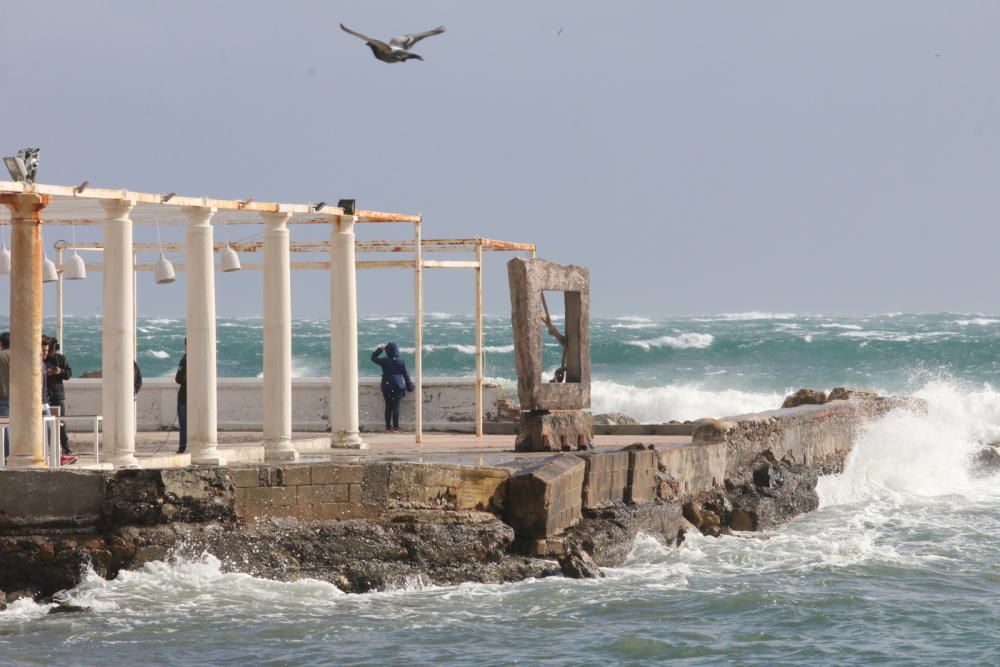 Temporal de viento y lluvia en Málaga