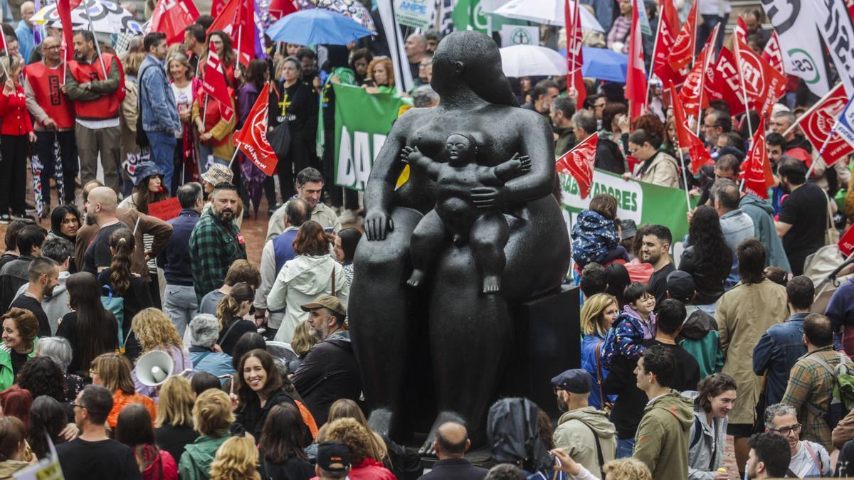 EN IMÁGENES: Así fue la gran manifestación de profesores por la enseñanza pública asturiana