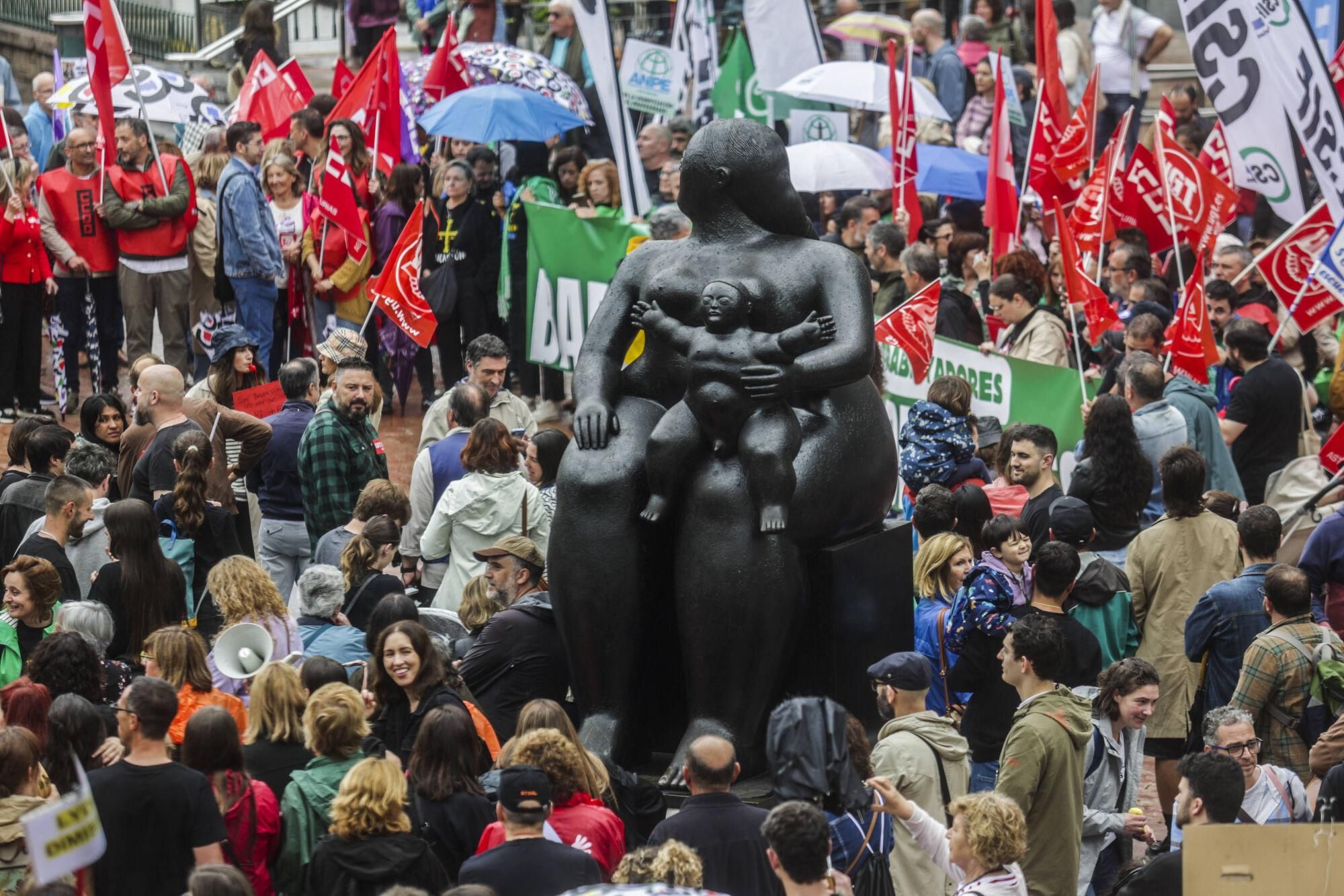 EN IMÁGENES: Así fue la gran manifestación de profesores por la enseñanza pública asturiana