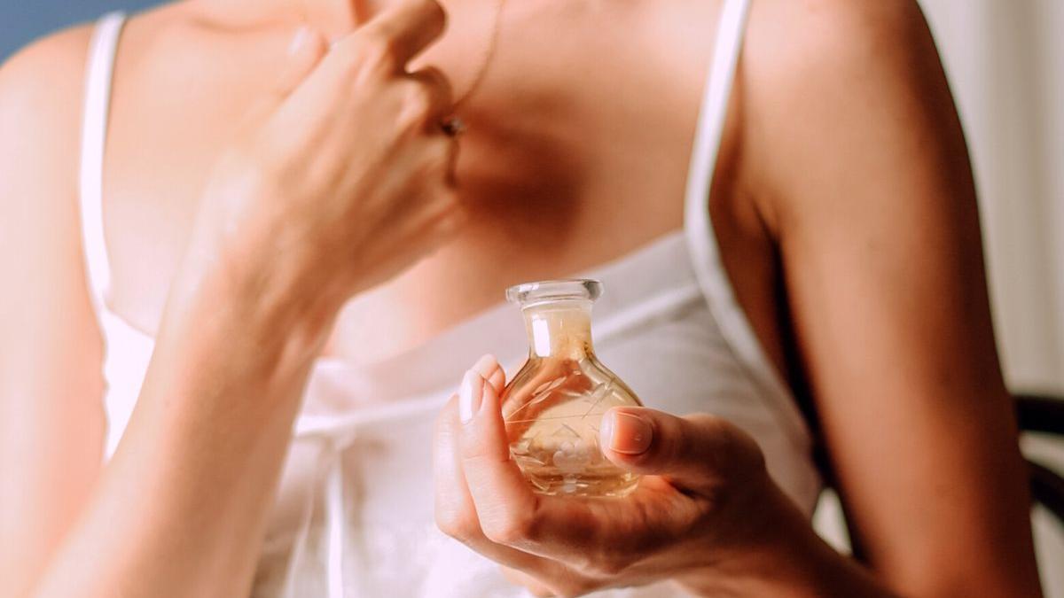 El método 'mágico' para que el perfume huela más tiempo - La Opinión de  Málaga