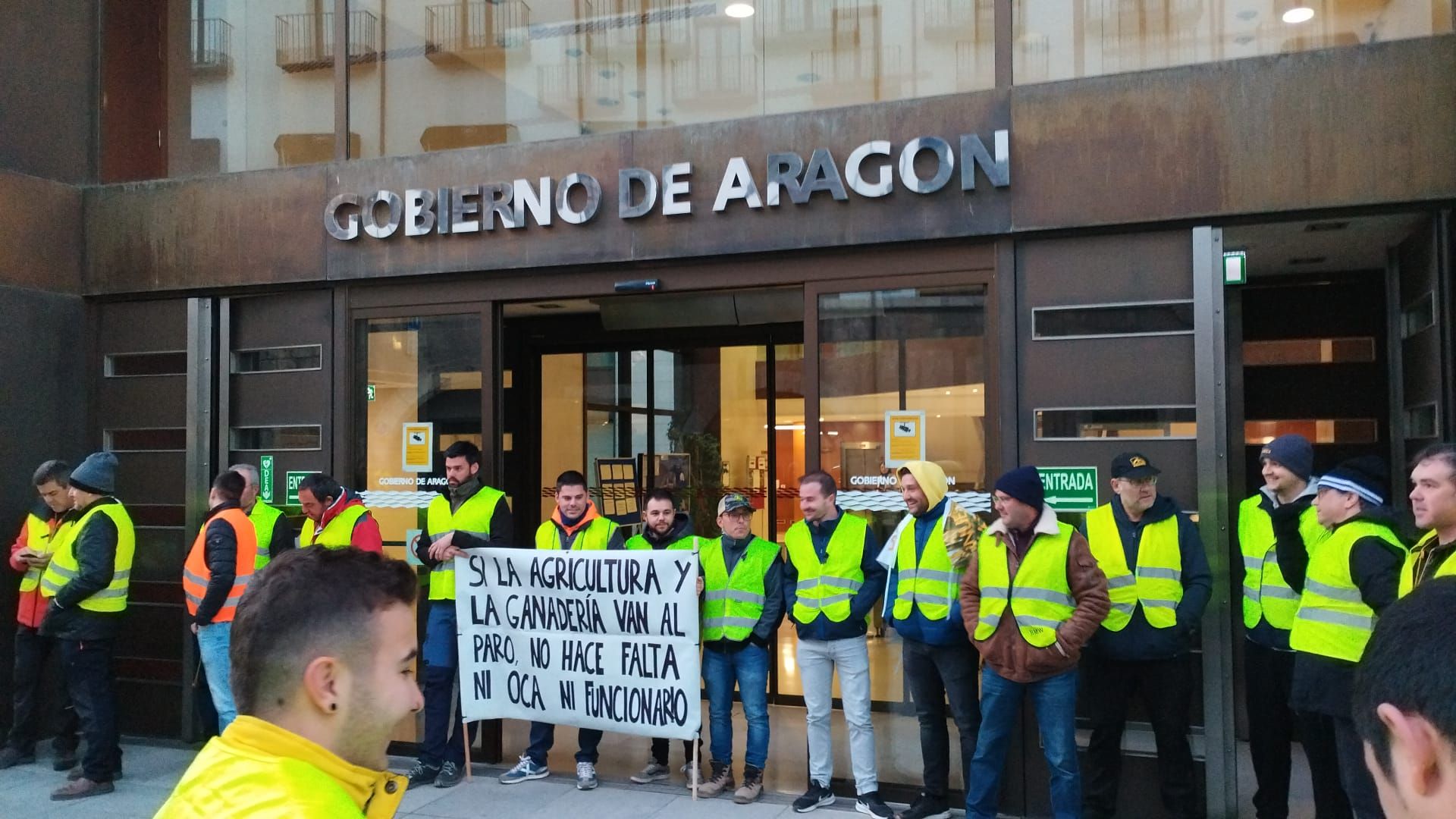 EN IMÁGENES | Alrededor de 200 agricultores y ganaderos protestan en el centro de Teruel