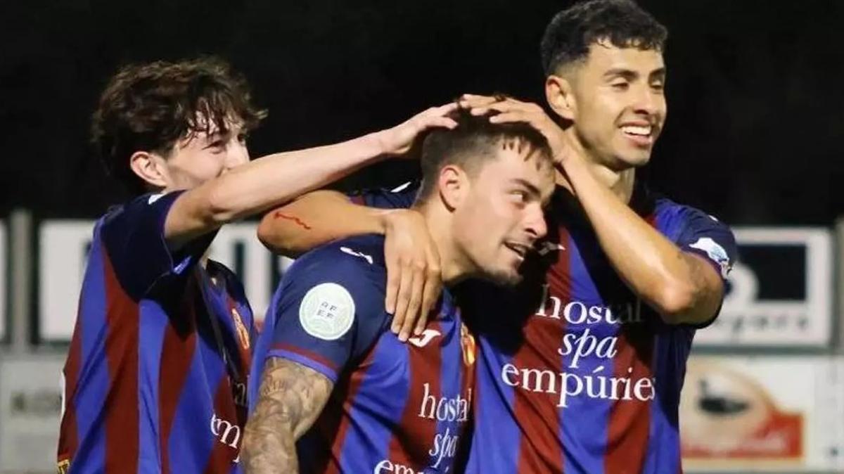 Els escalencs, celebrant un gol.