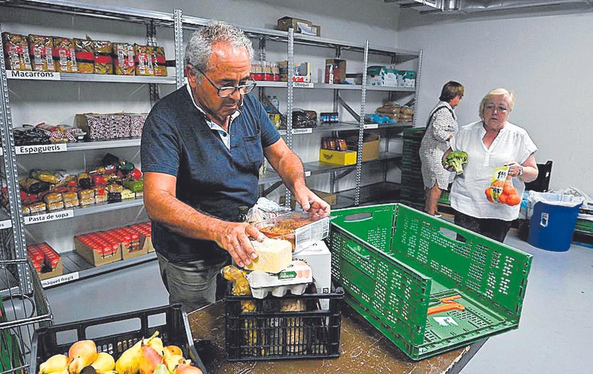 Voluntarios de un banco de alimentos.